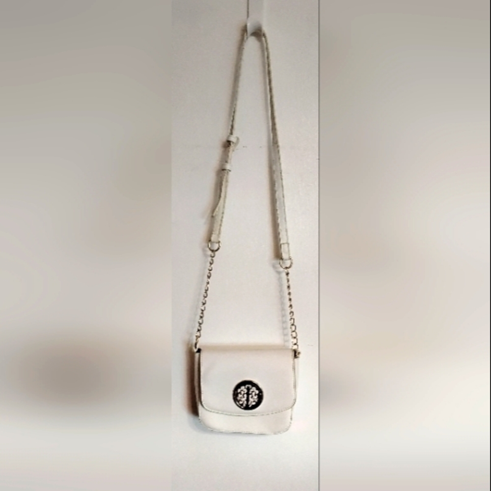 White and gold crossbody purse